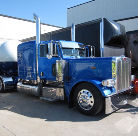 L-538 CAMION PETERBILT